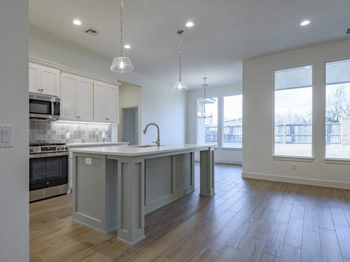 12125sw45th 8206
